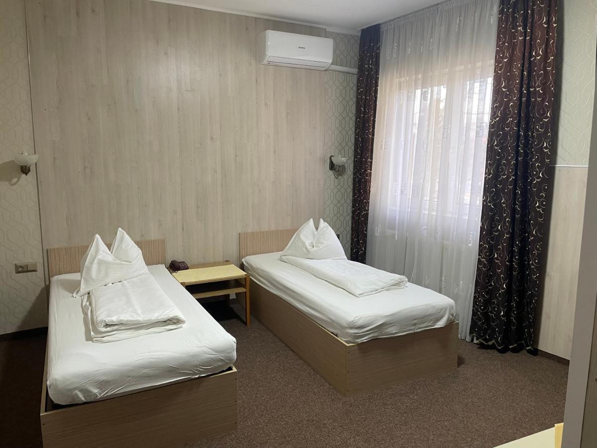Pension Regal Satu Mare Dış mekan fotoğraf