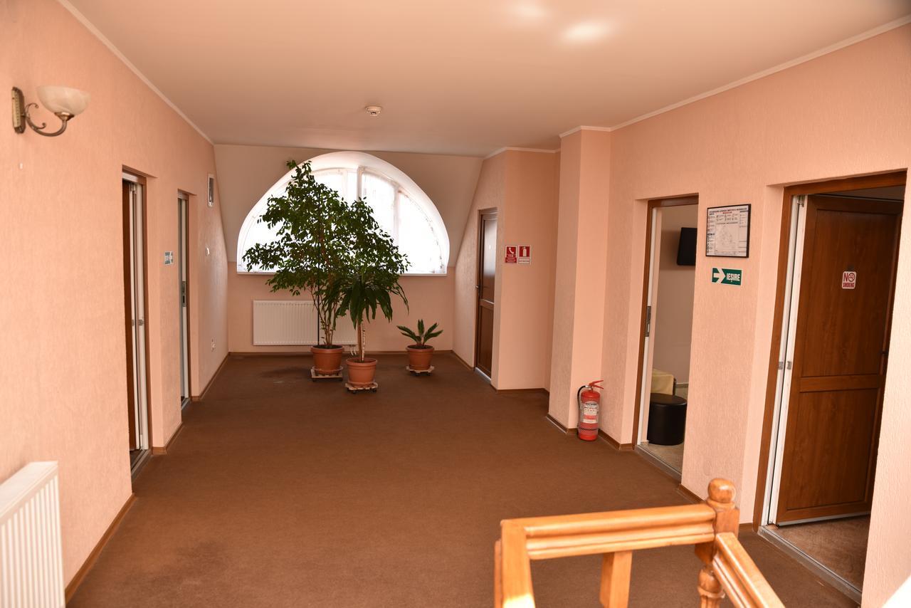 Pension Regal Satu Mare Dış mekan fotoğraf